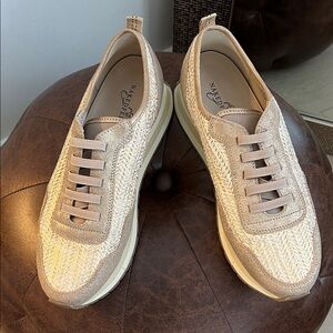 Naked Feet Women's Cream and Tan Sneakers